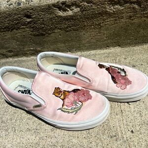 VANS Pink Satin California Souvenir Tiger Embroidered Classic Slip-On (SIZE: 10)